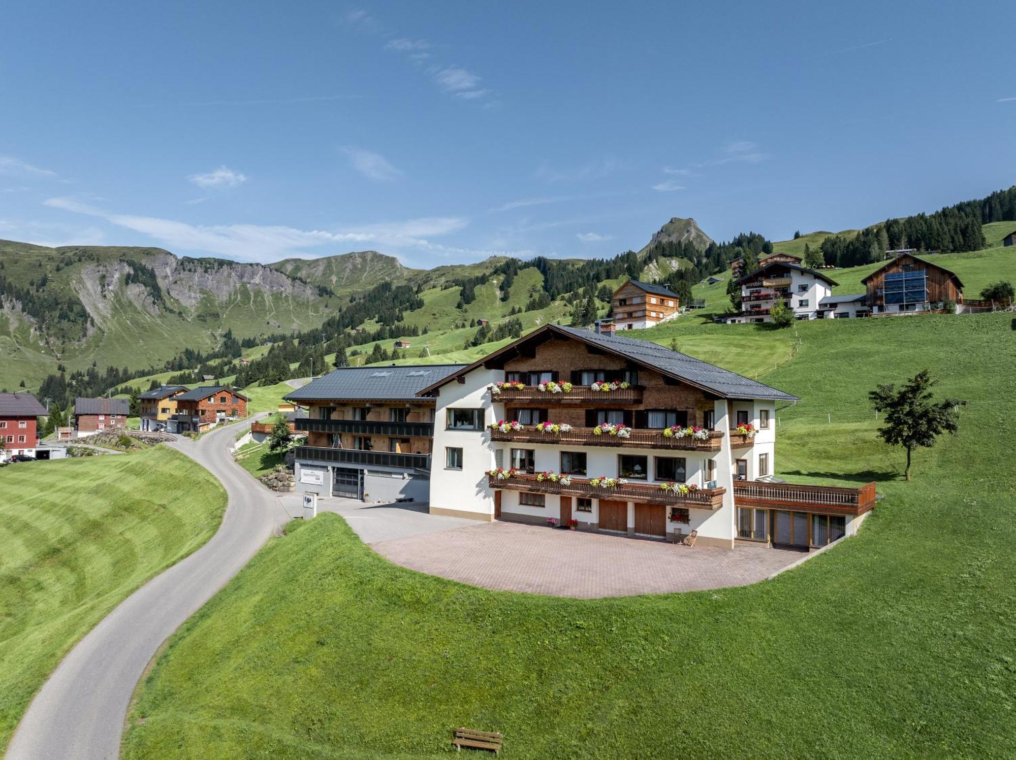 Pension Uga Дамюльс Екстер'єр фото